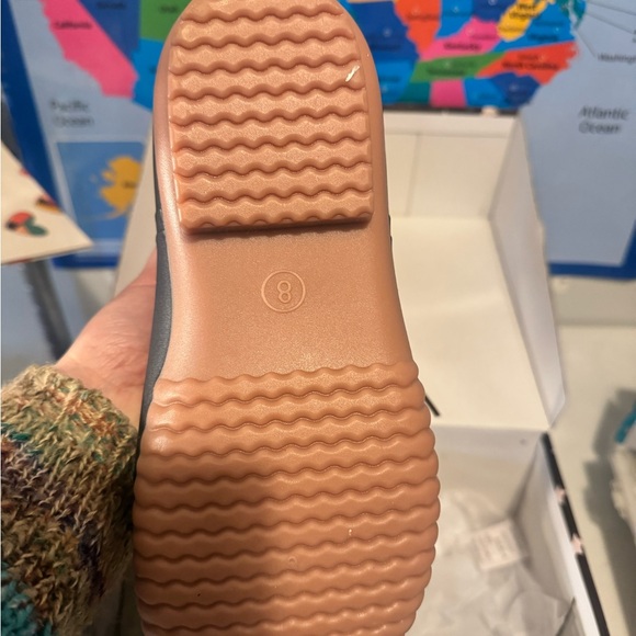 New in box Size 8 simply southern duck boots . - Picture 4 of 6